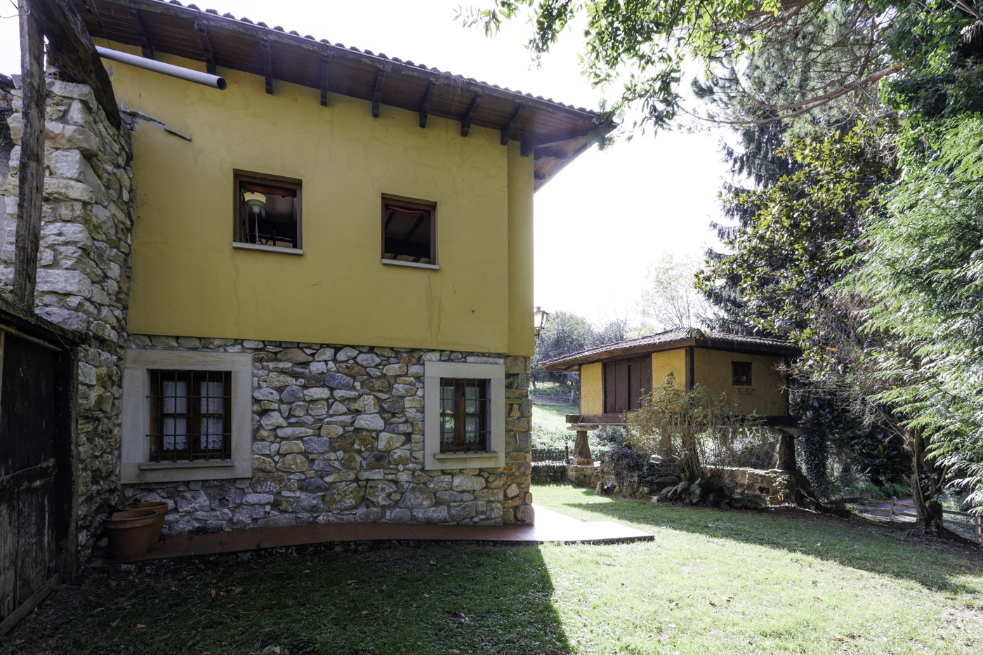 Jardines privados vallados