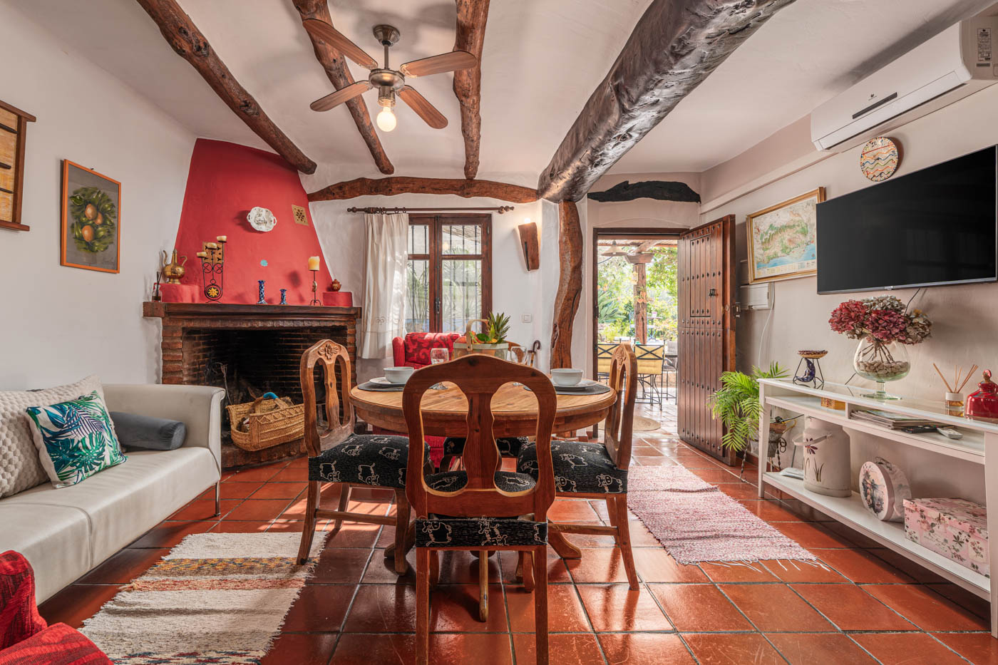 Open plan living / dining / kitchen area