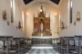 Dentro de la iglesia / capilla