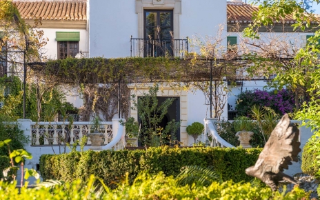 Main entrance seen fron front gardens