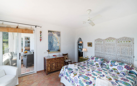 Habitación con cama doble