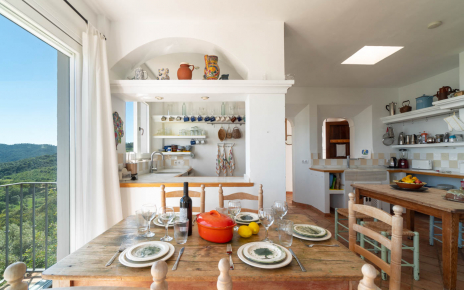 Comedor interior con vistas 