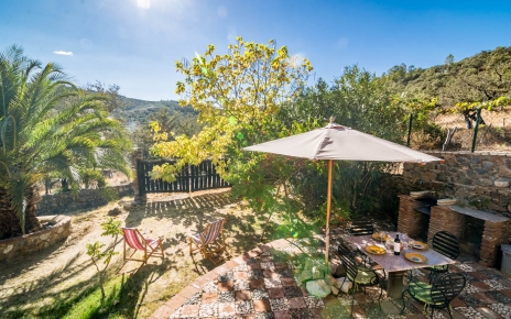 Private outdoor living facilities