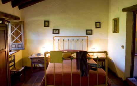 Habitación con cama doble