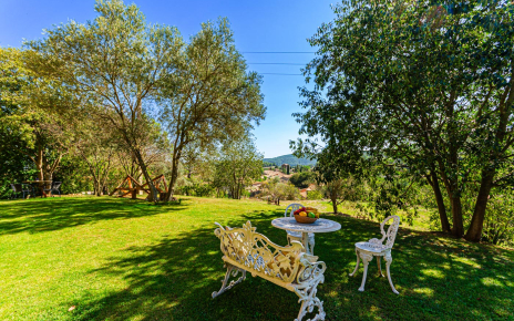 Jardines con vistas al pueblo