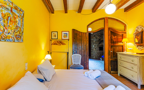 Habitación con acceso a distribuidos y jardines