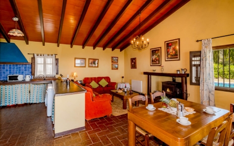 Open plan dining area, living and kitchen