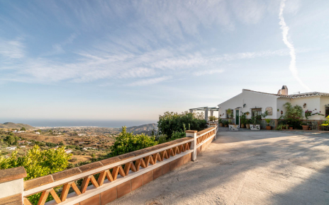 Parking area right by the house