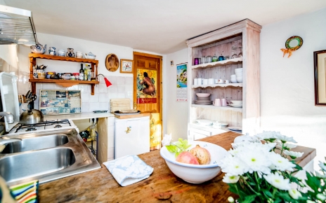 Cocina integrada de estilo rústico