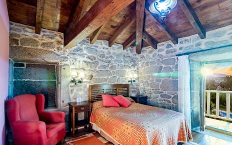 Double bedded room with balcony