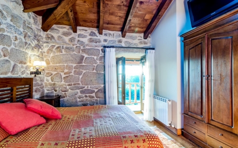 Double bedded room with balcony