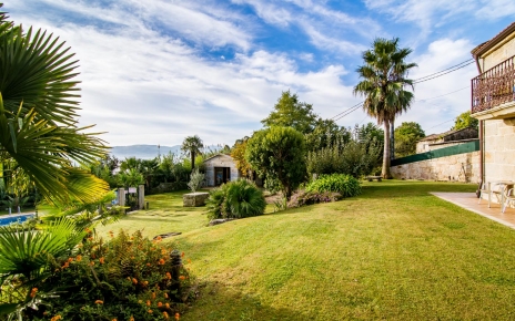 Private lawned garden