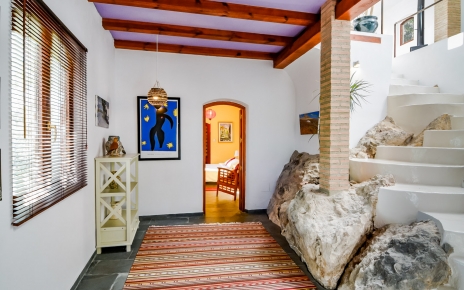 Escaleras y entrada al dormitorio principal