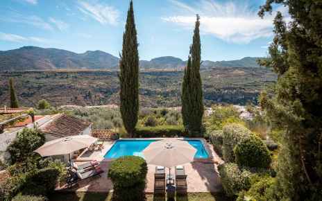 Your private villa just above Albunuelas villages