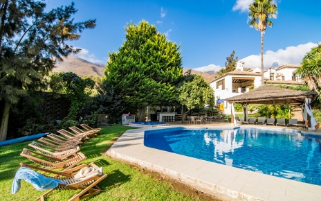 Your luxury villa in Andalucia close to the beach