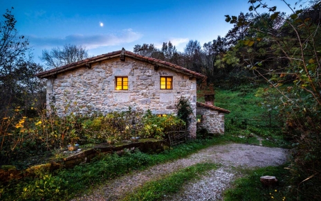 Tu cabaña por la noche