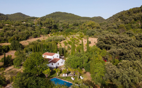 Villa and grounds at glance