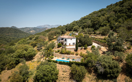 El alojamiento está en el piso superior (el piso inferior no se usa)