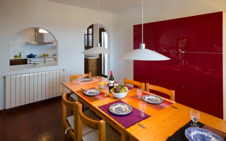 Mesa de comedor con capacidad para 6 personas 