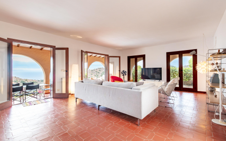 También disfrutas de las vistas desde el interior de la villa