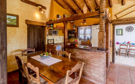 Open plan kitchen / dining area 