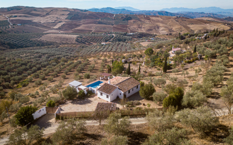 Tu enclave en la zona del Torcal de Antequera