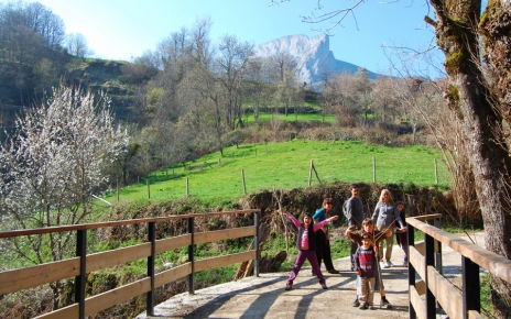Picos in early April | Kids love Picos de Europa!