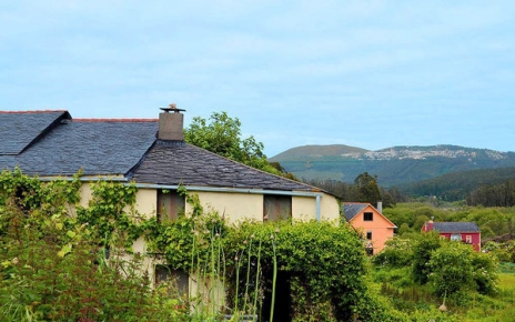 This coastal hamlet also has mountain views
