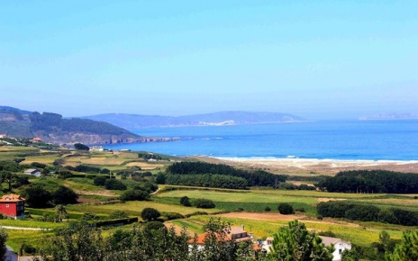 Drive to these unpoilt beaches in 20 minutes