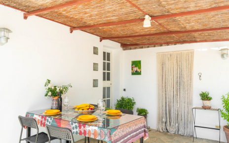 Zona con sombra junto a la propiedad