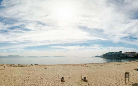 Una de sus playas locales (Sanxenxo)