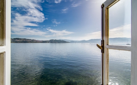 El apartamento solo tiene una ventana, pero una especial