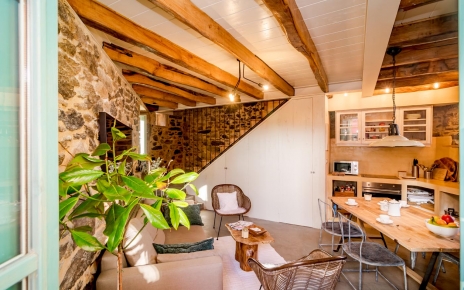 Cocina abierta / comedor / sala de estar