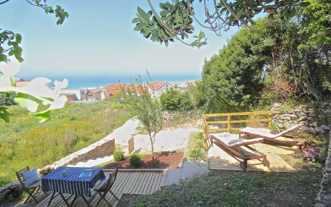 A 60 metros tienes parking privado y jardín