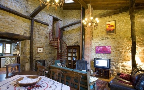 High ceiling and grand style