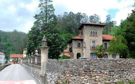 Puente Viesgo, your local town is less than 5 minutes away