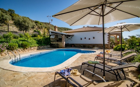 Sombrillas y tumbonas