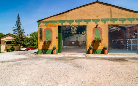 Amplia sala de juegos interior privado