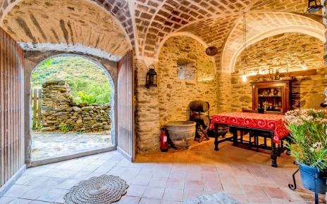 Lower floor with own door to gardens is dated 12th century