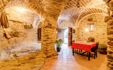 Ancient arches and bedrock grounds