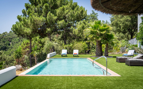La caída a la terraza inferior no es muy alta