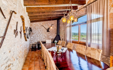Dining room by patio and pool
