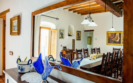 Formal dining room next to kitchen