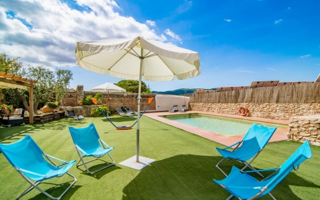 Sundecks and Loungers