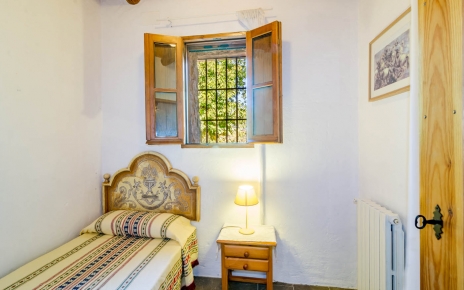 Smaller single bedded room