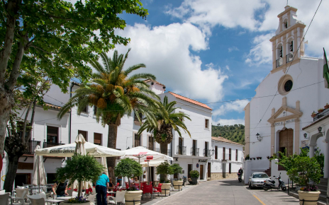 Bar terraces at the nearby Gastor village
