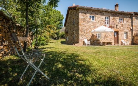 Your holiday home on edge of lovely village