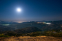 Impresionantes vistas también de noche con el mar como telón de fondo
