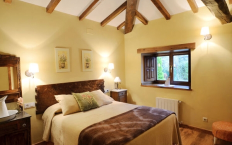 Habitación con cama doble