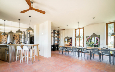 Open plan space dining / bar area / kitchen